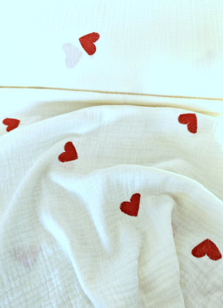 Musselin - gestickte Herzen - weiss